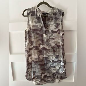 Acrobat Sleeveless Silk Blend Camouflage Blosue